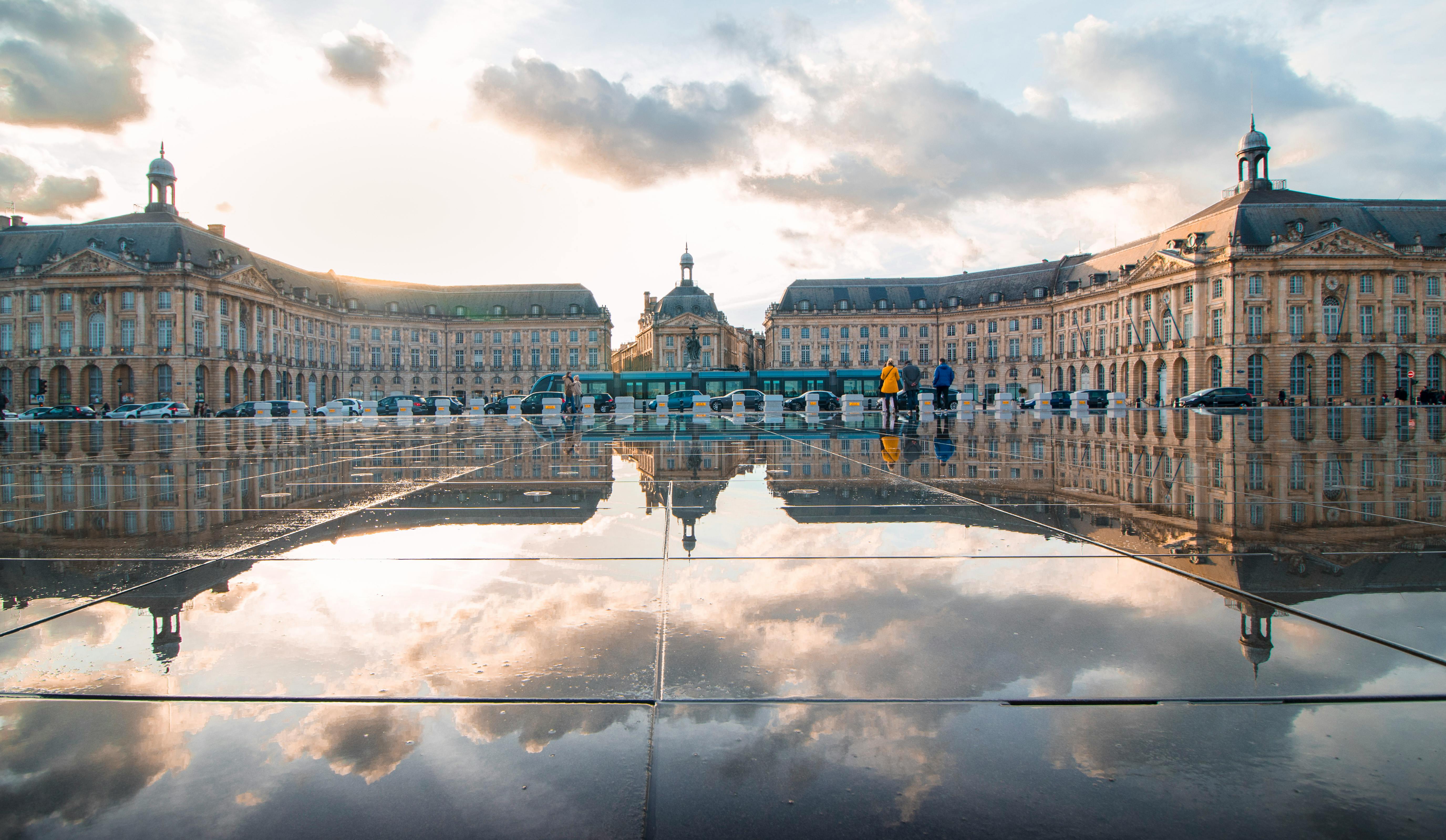 +50% Ventes Vin en Ligne : Chatbot Oenologue Bordeaux (+18k€/an)